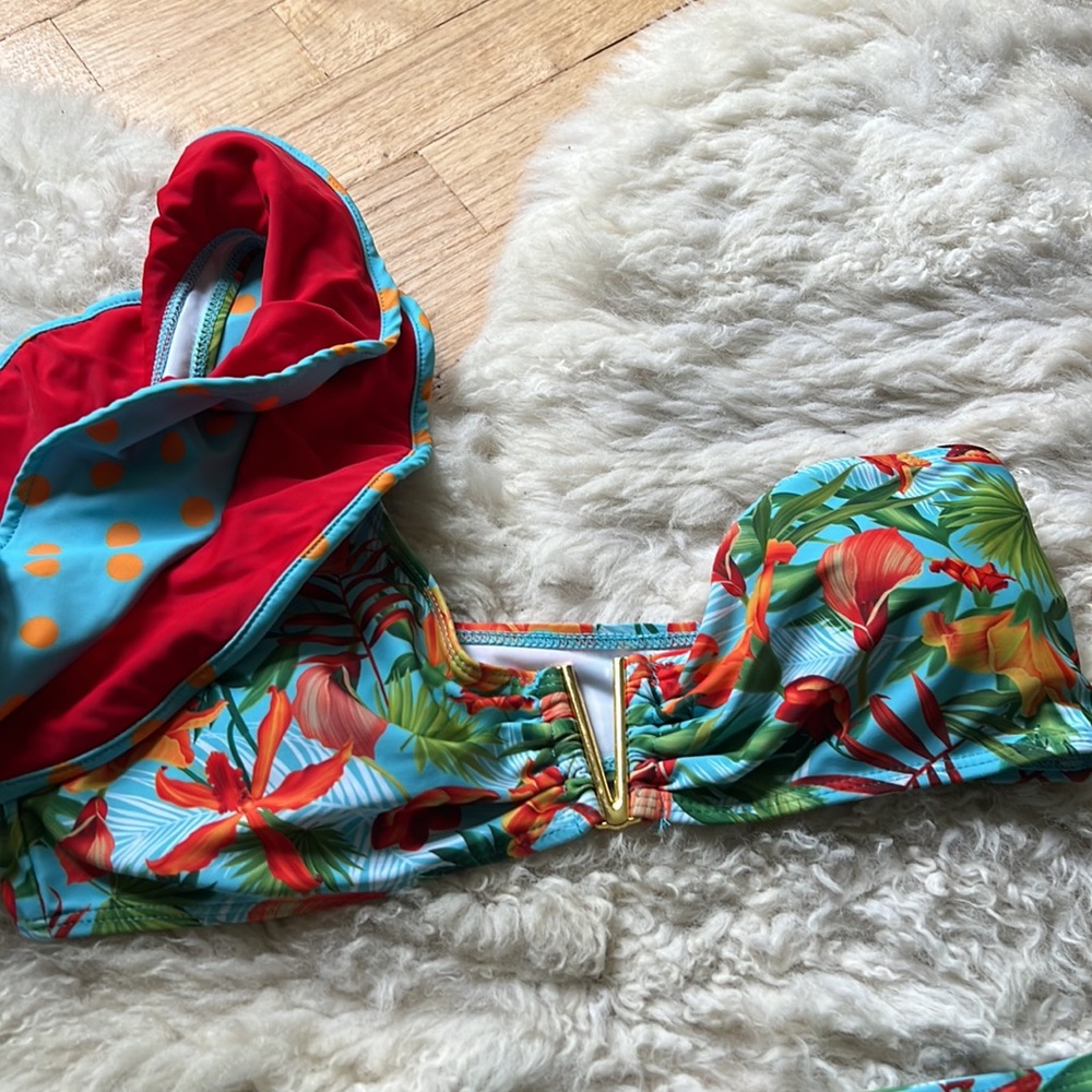 Bikini. - Picture 2 of 3